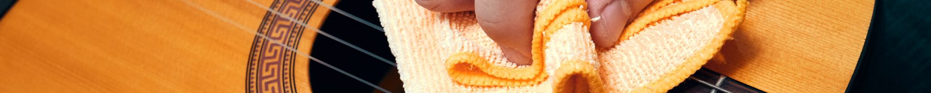 PULIZIA CORDE CHITARRA