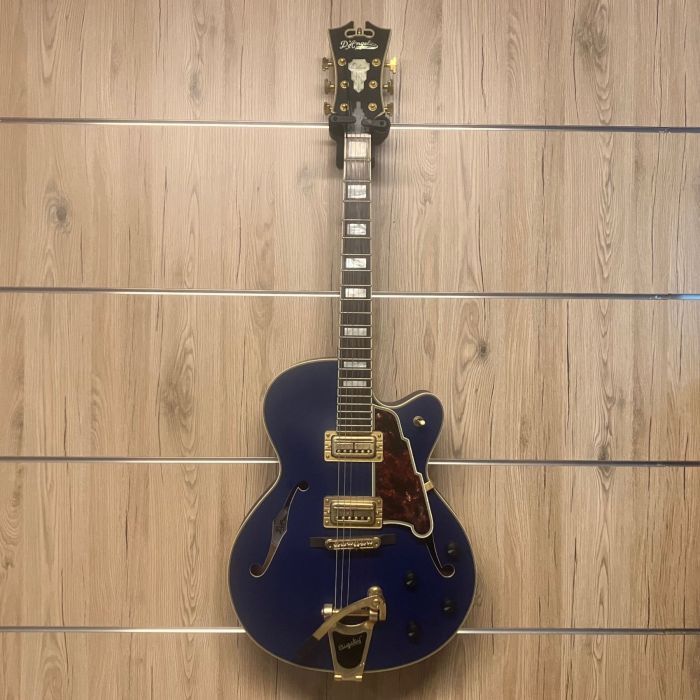 CHITARRA SEMIACUSTICA D'ANGELICO DLUX 175 MATTE ROYAL BLUE USATA main product photo