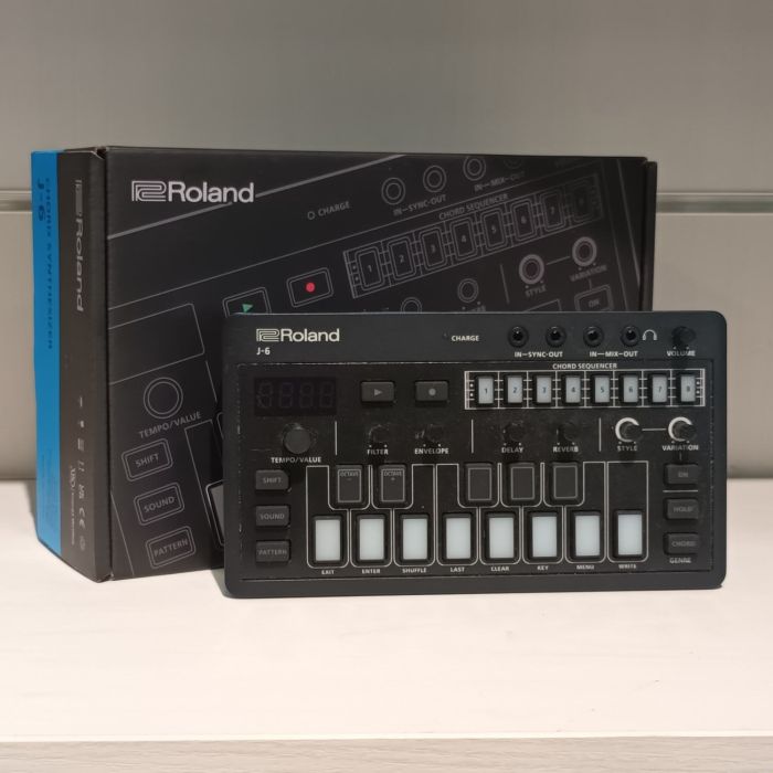 SYNTH ROLAND J6 USATO main product photo