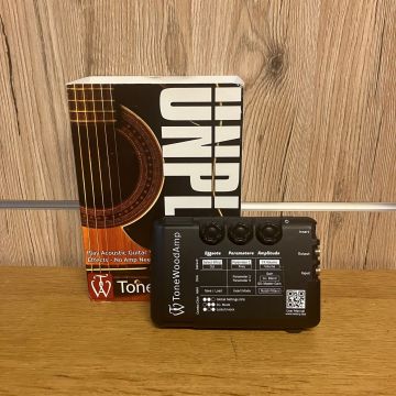 EFFETTO CHITARRA ACUSTICA UNPLUG TONE WOOD AMP USATO