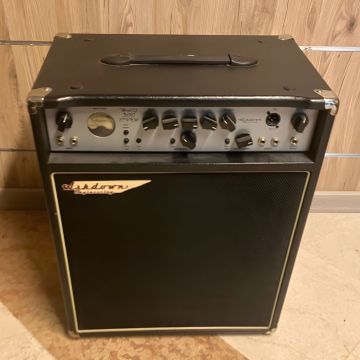 AMPLIFICATORE PER BASSO ASHDOWN MAG3500EVO USATO