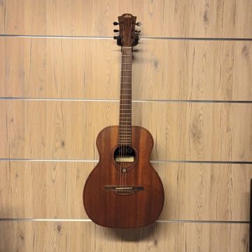 CHITARRA ACUSTICA LAG TRAVEL-KA TRAMONTANE KHAYA CON BORSA USATA