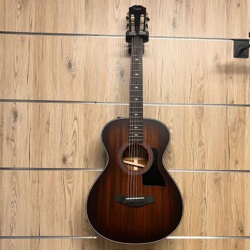 CHITARRA ACUSTICA AMPLIFICATA TAYLOR 322E USATA