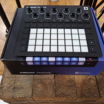 NOVATION CIRCUIT TRACKS USATA