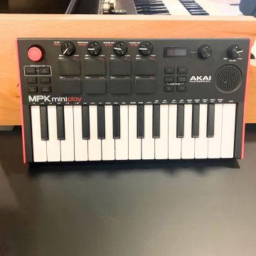 TASTIERA AKAI MPK MINI PLAY USATA
