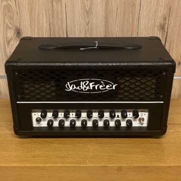 TESTATA JAD &FREER GLAM USATA