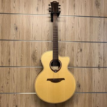 CHITARRA ACUSTICA AMPLIFICATA LAG T117JCE USATA