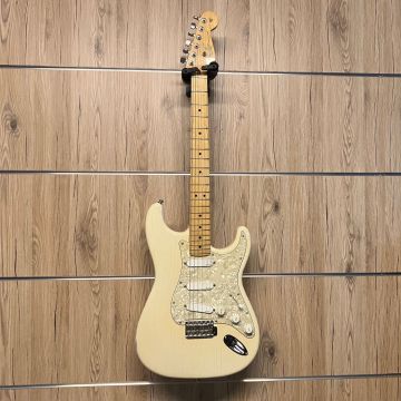 CHITARRA ELETTRICA ASSEMBLATA MANICO FENDER US ELETTRONICA EMG USATO