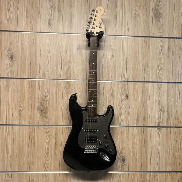 CHITARRA ELETTRICA SQUIER STRATOCASTER HSS BLACK USATA