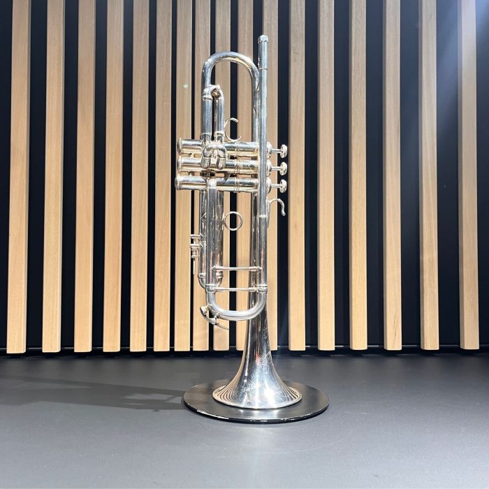 TROMBA VINCENT BACH ARTISAN ARGENTATA SIB CON CUSTODIA USATA main product photo