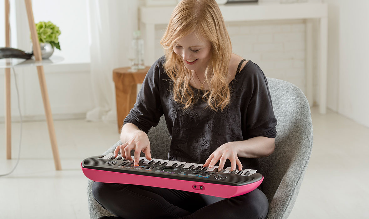 Nero//Rosa Casio SA-78 Mini Tastiera polifonica ad 8 Voci e 44 tasti